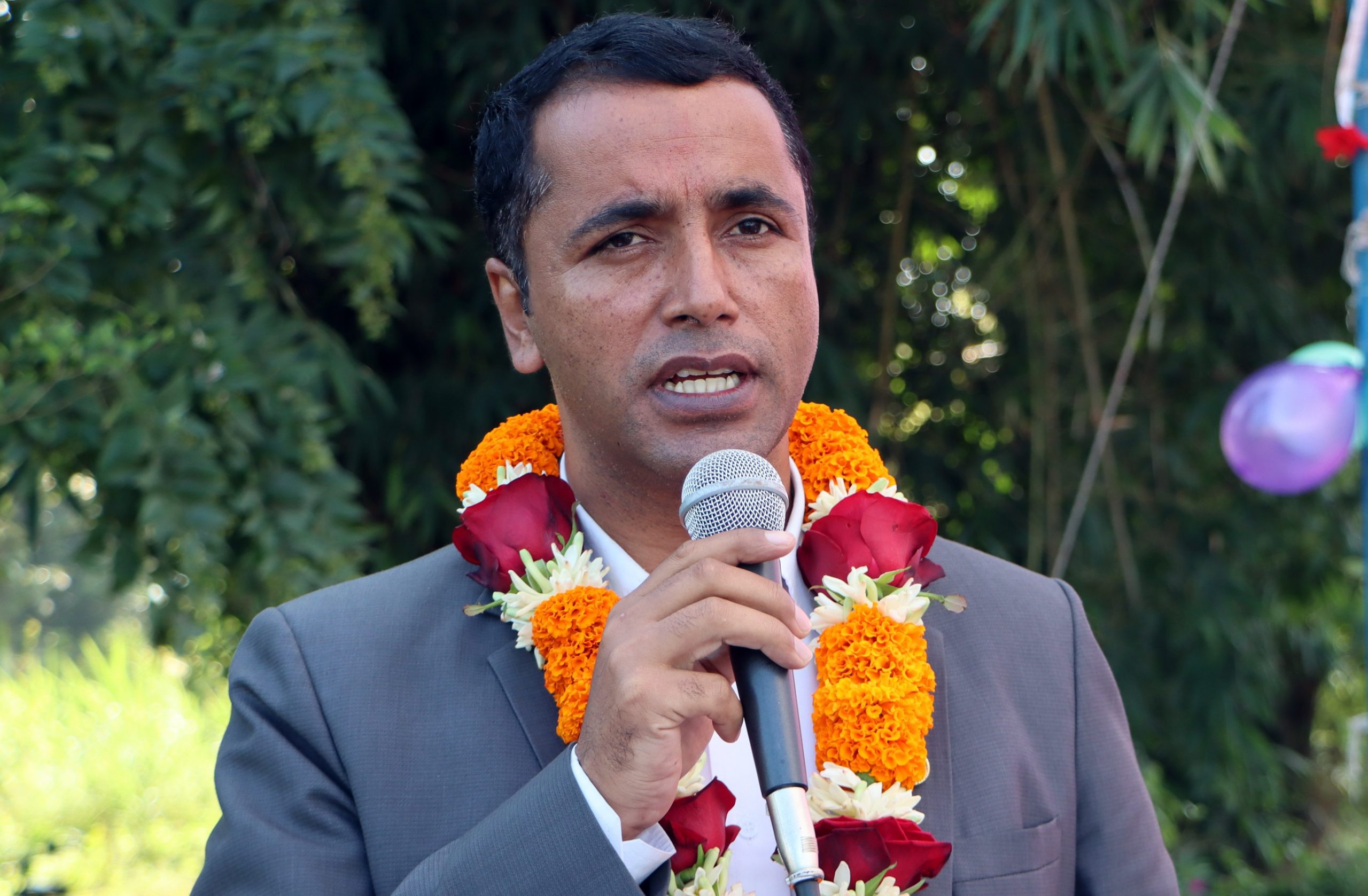 देश बनाउने टिमबाटै ठेकेदारको खुट्टा भाँच्ने धम्की आउनु निन्दनीयः दुलाल
