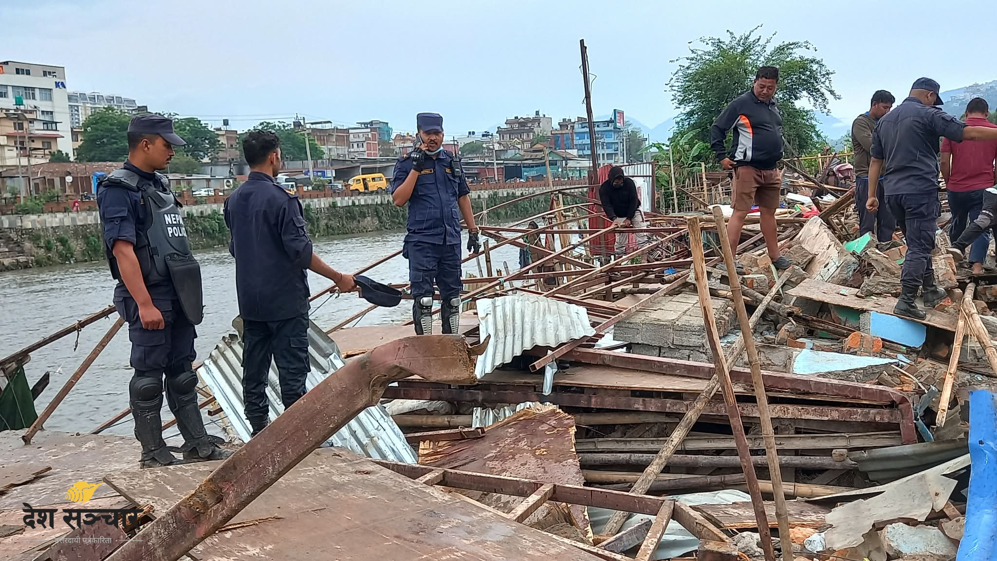 अर्का सुकुम्बासीले पनि गरे आत्महत्या