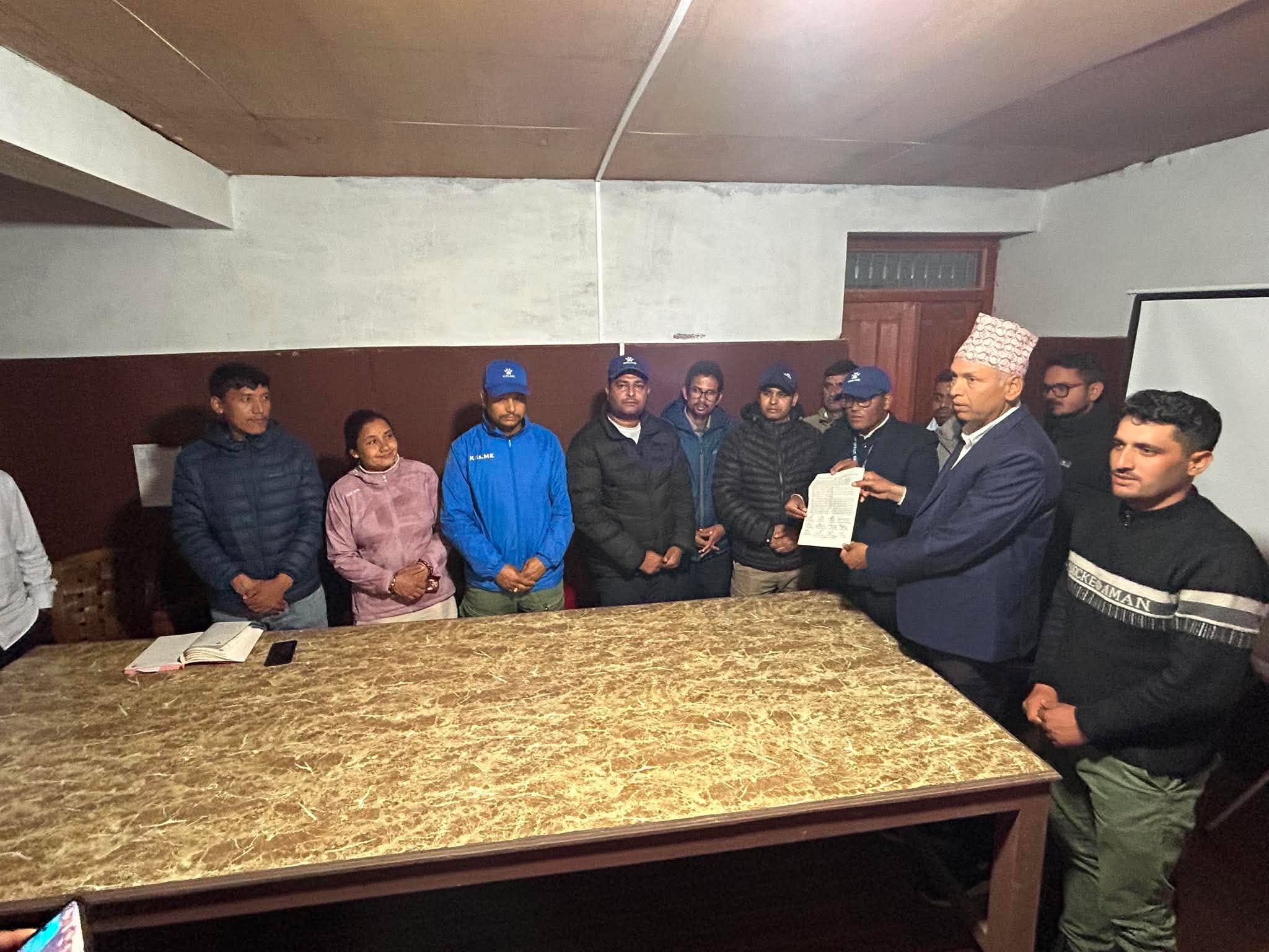 सामाजिक सञ्जालमा गालीगलौज गरेको भन्दै कर्मचारीद्वारा ज्ञापनपत्र पेस