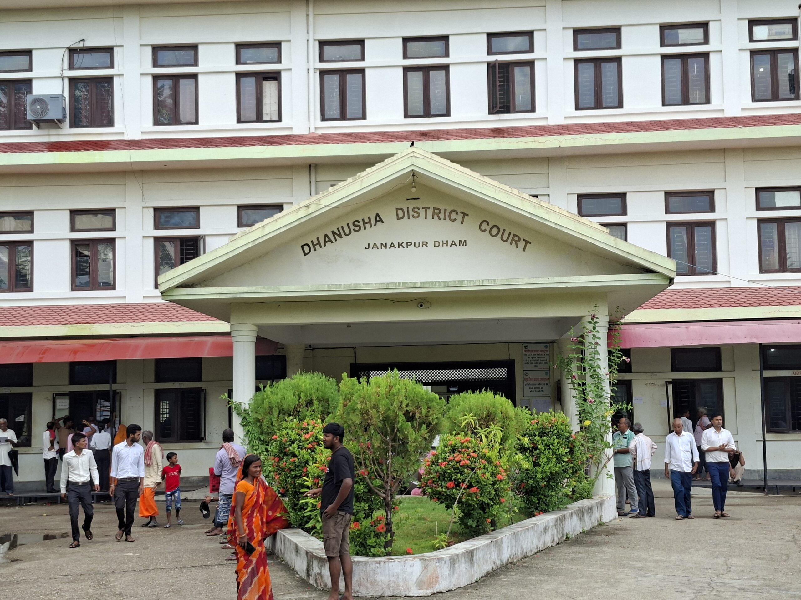 फरार अभियुक्तहरूले अदालतबाट पाए एक वर्षको सजाय