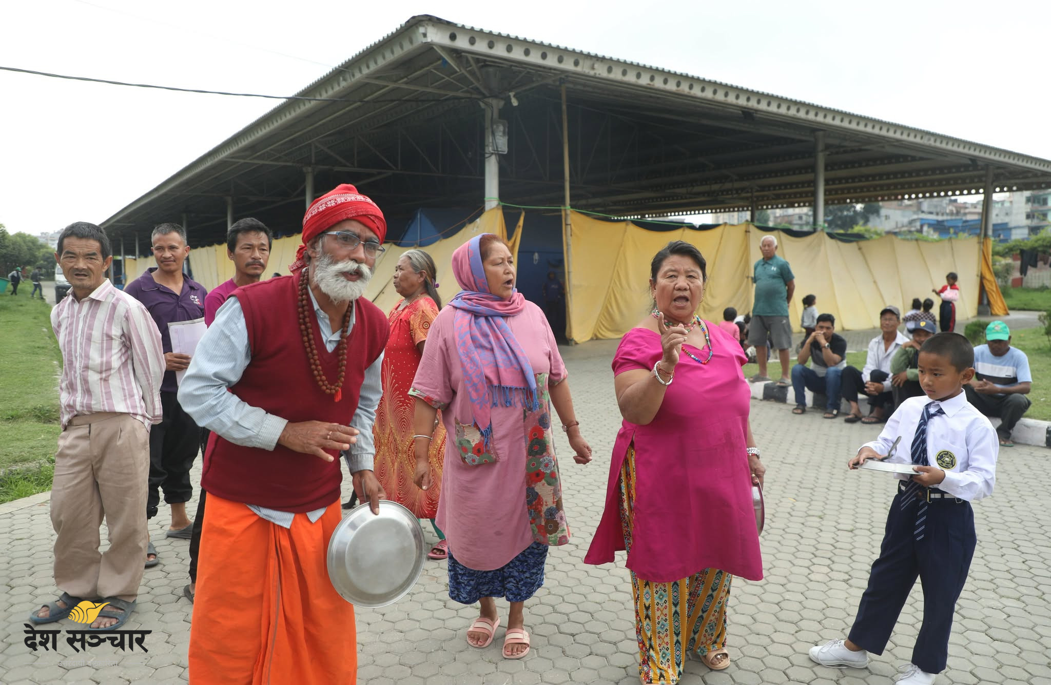 होल्डिङ सेन्टरमा सुकुम्वासीहरू भोकै छन्, बालेन सरकारले हात उठायो