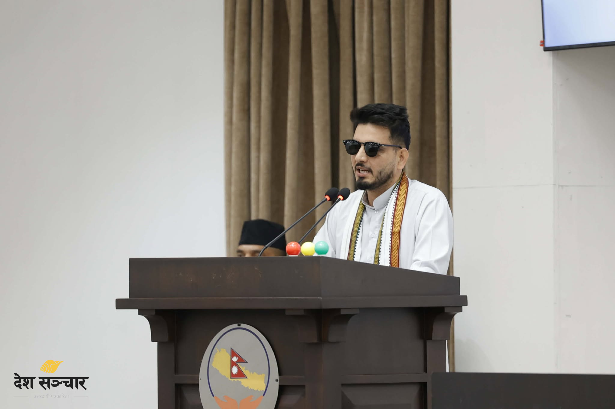 ठेकेदारको खुट्टा भाँच्न निर्देशन दिएका मन्त्री लम्सालले संसदबाट सच्याए अभिव्यक्ति
