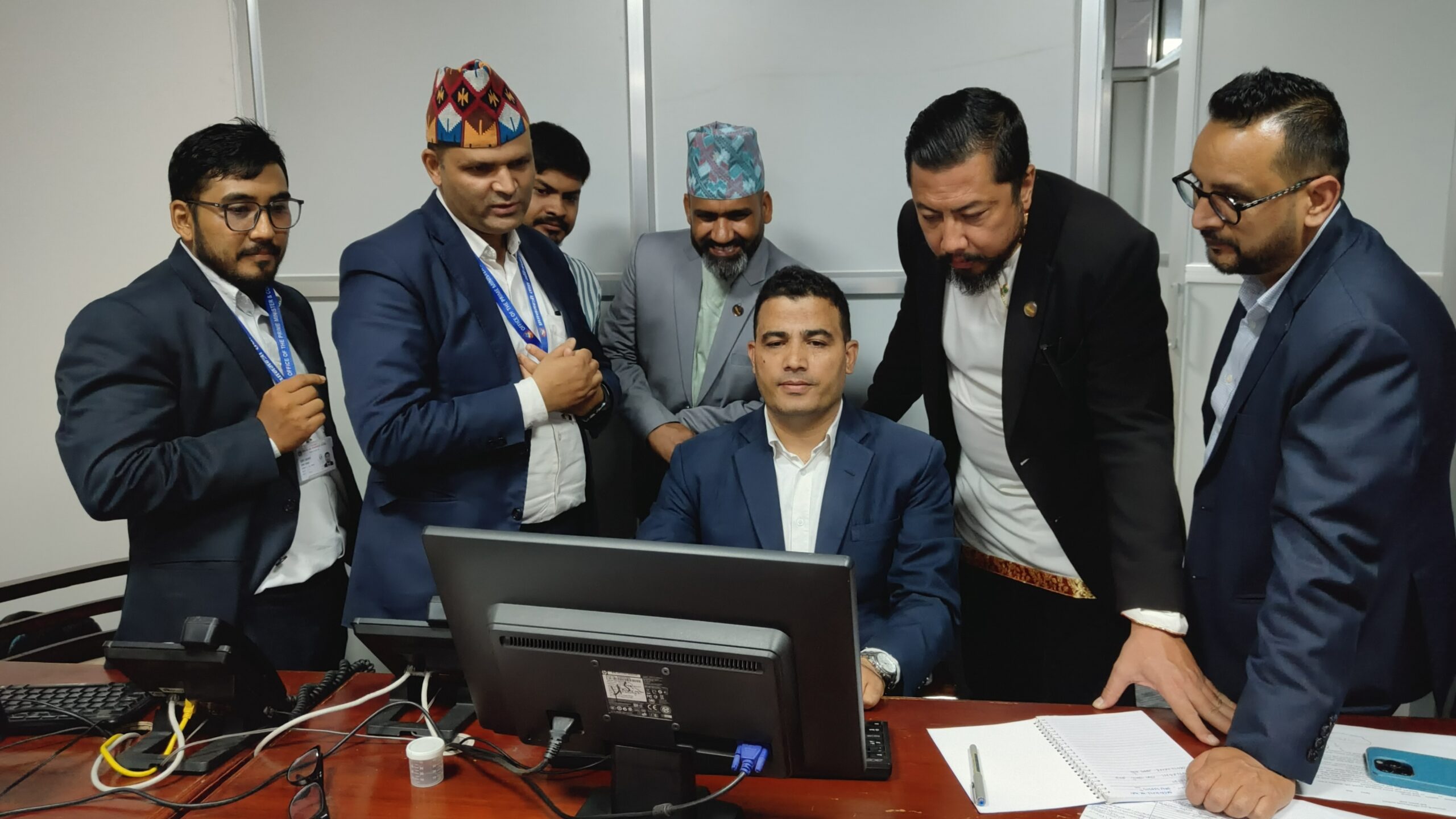 ऊर्जा र पर्यटनमन्त्रीद्वारा ‘हेलो सरकार’को अवलोकन