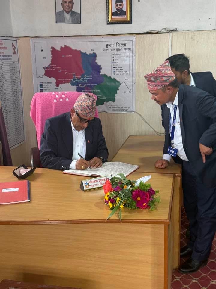 प्रमुख जिल्ला अधिकारी गुरागाईंद्वारा हुम्लामा कार्यभार सुरु