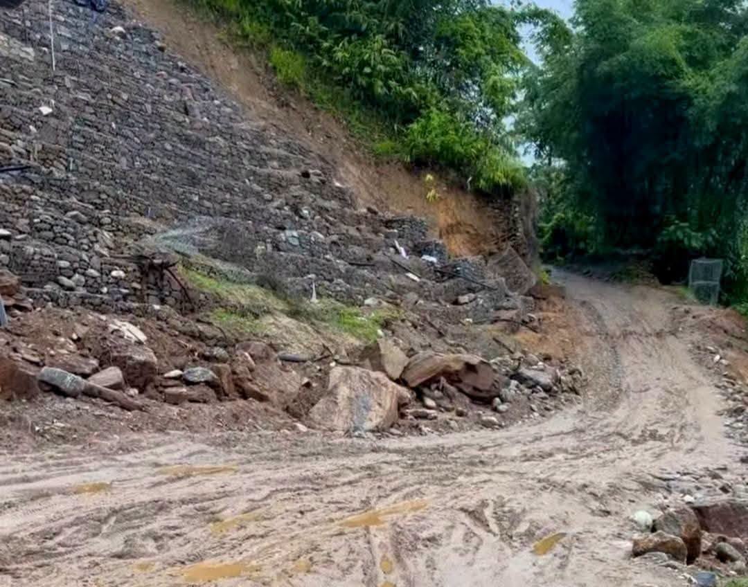 भासियो मेची राजमार्गको राजदुवाली खण्ड, यातायात अवरुद्ध